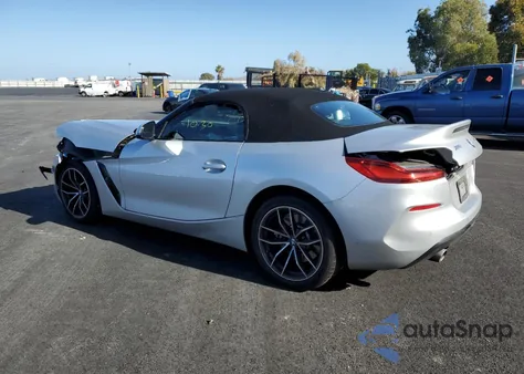 2022 BMW Z4 Sdrive30I z USA, uszkodzony, nr VIN WBAHF3C04NWX41428